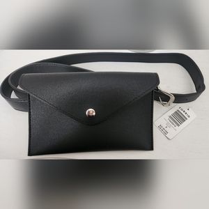 Torrid NWT black envelope belt size 3